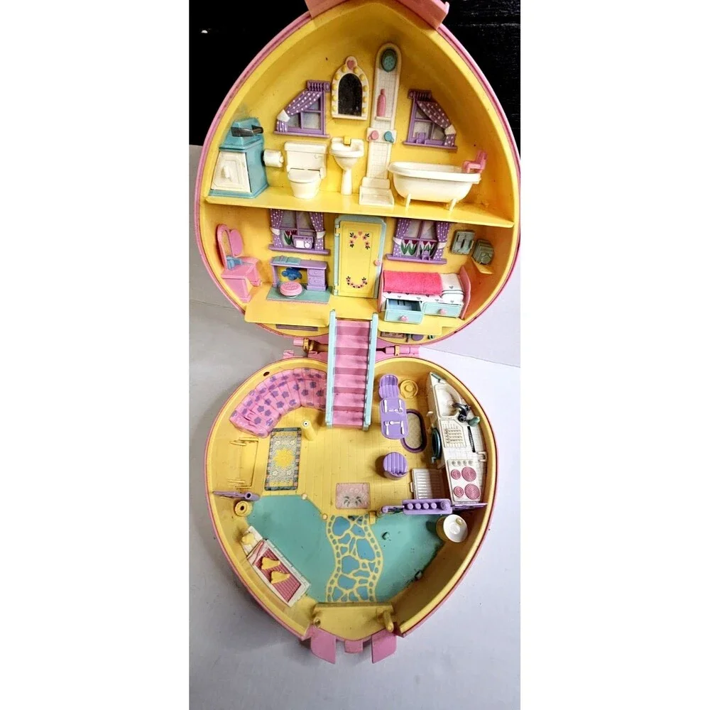Vintage 1992 Bluebird Lucy Locket Heart House Playset Pink Dollhouse Compact